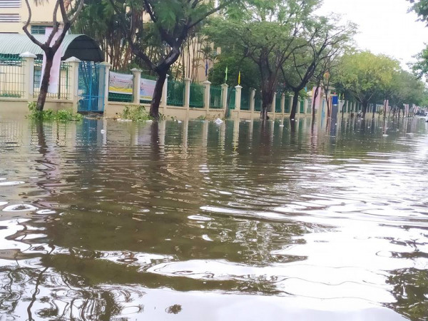 Đà Nẵng: Học sinh tiếp tục được nghỉ học ngày mai vì chưa hết ngập