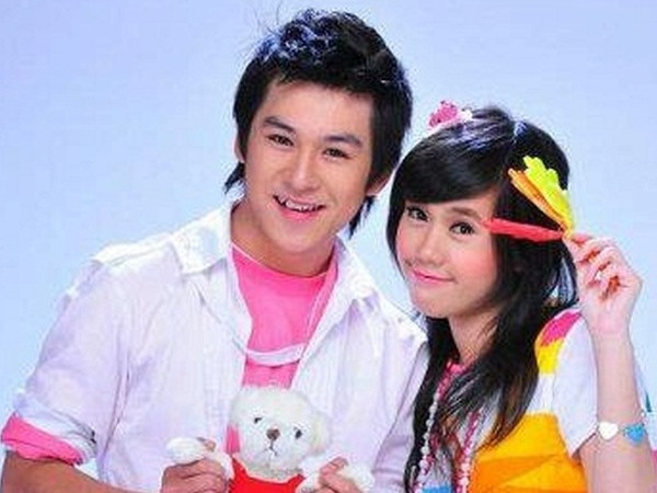 Sau 11 năm, hai gương mặt ảnh bìa H2T năm nào giờ vẫn thân thiết thế này đây!