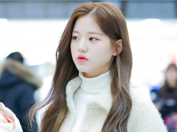Jang Wonyoung (IZ*ONE) bị chỉ trích vì lườm thành viên cùng nhóm "cháy mặt"