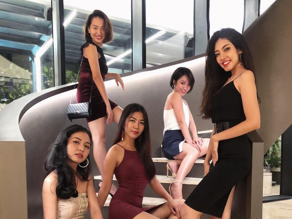 Xuất hiện trong 1 bức ảnh, 5 cô nàng độc thân đã gây bão Instagram như thế này đây