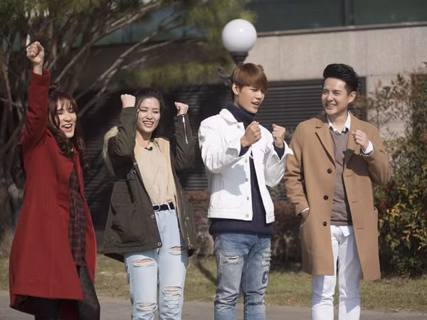 Ông Cao Thắng nhảy "Nobody", Đông Nhi quay MV "Gangnam style" trên đất Hàn