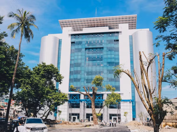 Chiêm ngưỡng “ngôi nhà” mới đẹp như mơ của các bạn sinh viên Đại học Kinh tế Quốc dân