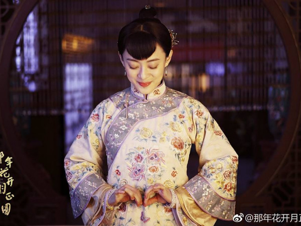 “Năm ấy hoa nở trăng vừa tròn”: Không thể nhịn cười khi xem Tôn Lệ học làm “thục nữ”