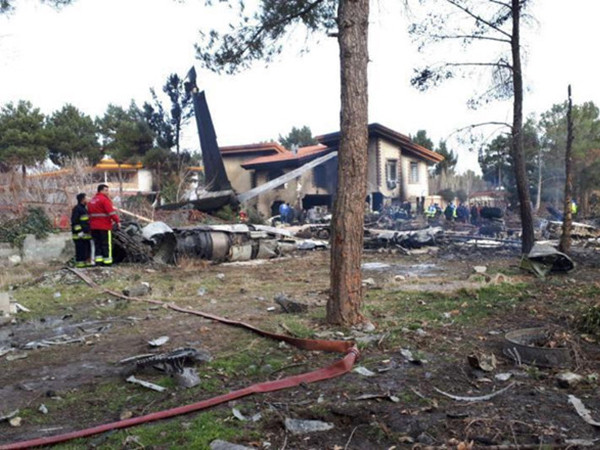 Máy bay Boeing 707 rơi ở Iran