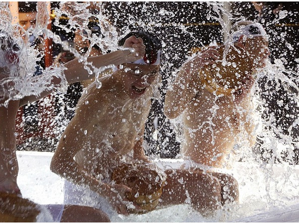 Độc đáo phong tục tắm nước đá đầu năm lấy may của người Nhật