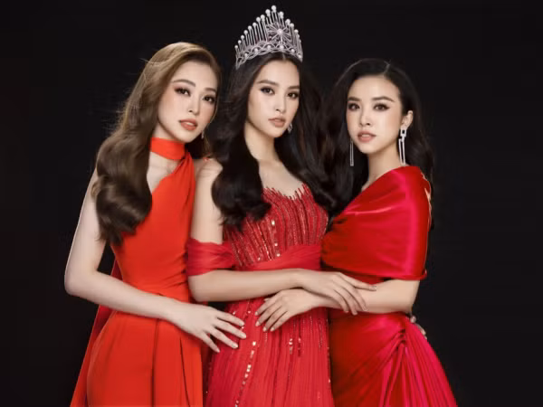  Tiểu Vy, Phương Nga, Thuý An tự tin khoe sắc trong cùng một khung hình