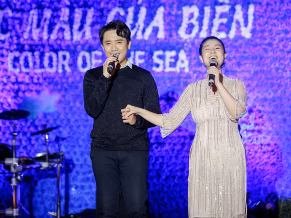 Kim Thư song ca cùng Trấn Thành trong đêm tiệc “Sắc màu của biển”