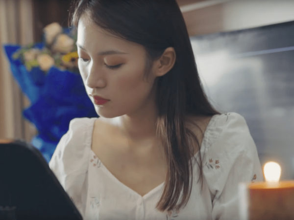 "Hotgirl nói bảy thứ tiếng" Khánh Vy giờ quyết định "debut" ở lĩnh vực ca hát?