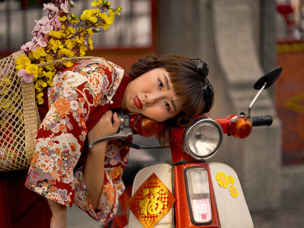 Trang Hý diện áo dài cách tân, rủ Kaity Nguyễn, Trịnh Thảo thực hiện bộ ảnh Tết đầy nữ tính