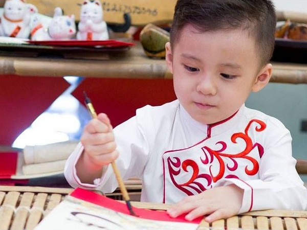 Chỉ với 56 giây, soái ca nhí này đã “tập hợp” được lượng fan nữ hùng hậu