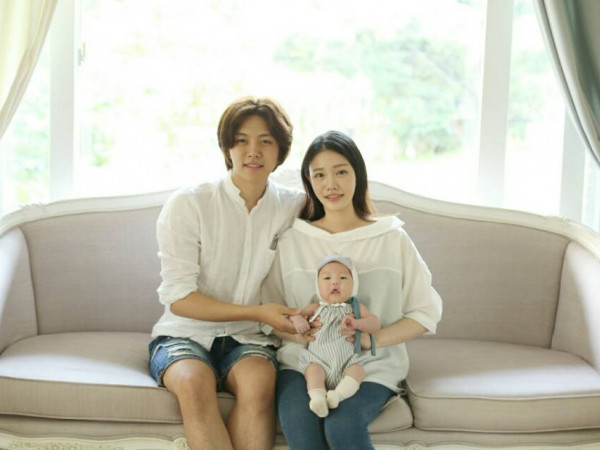 Chàng trai kết hôn sớm nhất K-Pop, nay trở thành nam idol ly hôn trẻ tuổi nhất