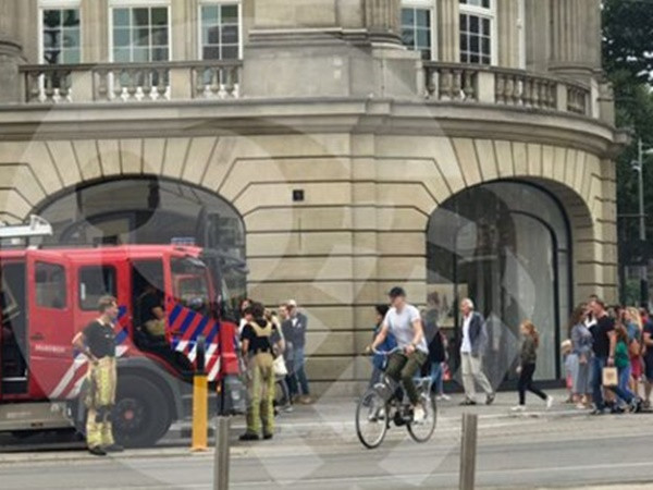 Apple Store sơ tán khẩn cấp vì pin một chiếc iPad phát nổ