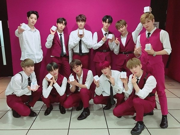 Lý do khiến Wannables phản ứng gay gắt trước động thái của công ty chủ quản về vấn đề fan cuồng