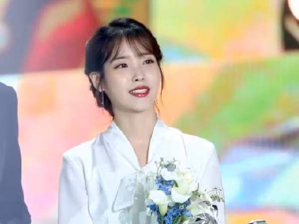 Khoảnh khắc cảm động nhất Golden Disk Awards chính là bài phát biểu vô cùng chân thành của IU