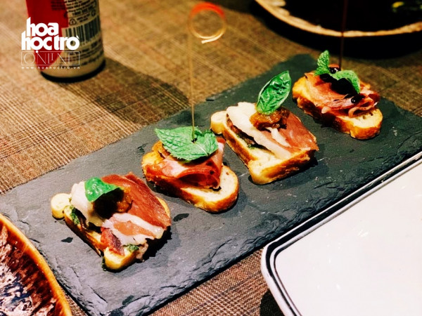 Là người thích ăn nhẹ nhàng nhỏ nhẹ thì đừng bỏ qua Tapas của Tây Ban Nha