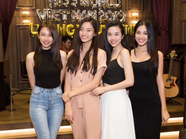 Tiểu Vy cùng dàn người đẹp ăn mặc giản dị đến chúc mừng sinh nhật Tân Hoa hậu Lương Thùy Linh