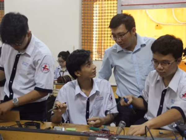 Thầy giáo Sài Gòn dặn học trò "4 nên 3 không" cho kỳ thi THPT Quốc gia