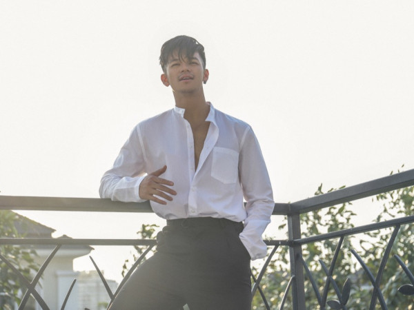 Đúng dịp Valentine Trắng, Trọng Hiếu hoá soái ca tình tứ bên "bạn gái mới" 