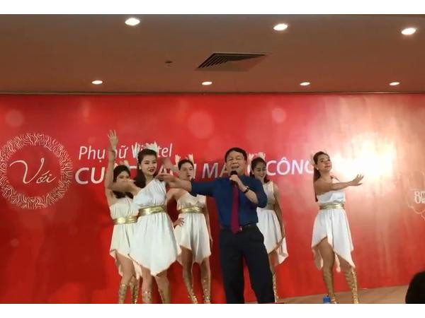 "Ông chú Viettel" hát Nơi này có anh gây sốt cộng đồng mạng