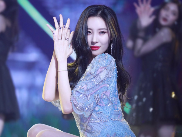 The Black Label phản hồi về những lời cáo buộc đạo nhái trong "Heroine" của Sunmi
