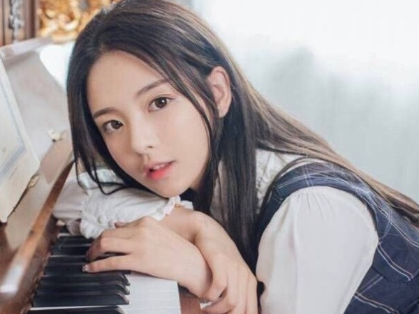 Đến một chữ đơn giản cũng viết sai, Dương Siêu Việt bị cư dân mạng chê "IQ quá thấp"