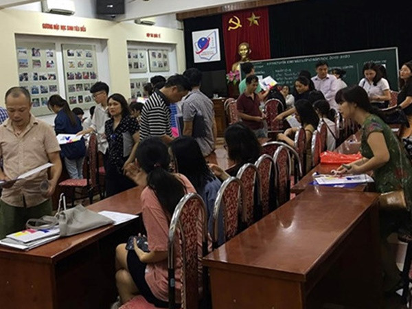 Rút hồ sơ trúng tuyển, phụ huynh mất cả chục triệu đồng!