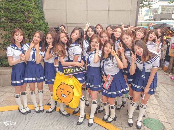 Không thể ngờ các thực tập sinh show sống còn Idol School phải chịu khổ cực thế này