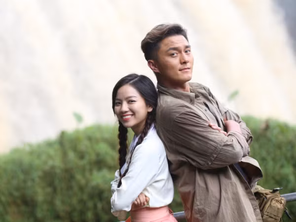 Hạ Anh khoe nét đẹp giữa sa mạc, chia sẻ về dự án với tài tử TVB Dương Minh