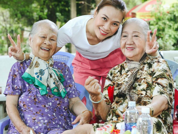 Mỹ Tâm tự đệm đàn, hát nhạc phim dành tặng nghệ sĩ lớn tuổi