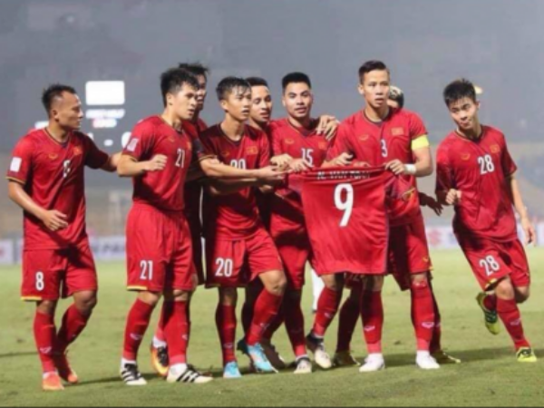 Hậu chiến thắng, Văn Toàn khóc nức nở, viết "tâm thư" cảm ơn đồng đội và người hâm mộ