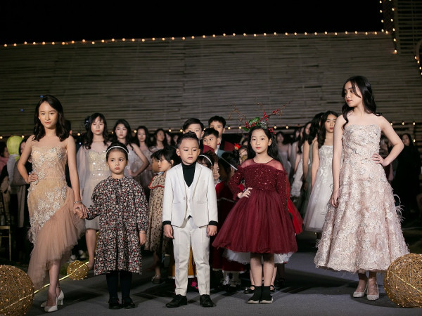 Xuân Lan cùng học trò tổ chức show diễn Giáng sinh trong tiết trời se lạnh