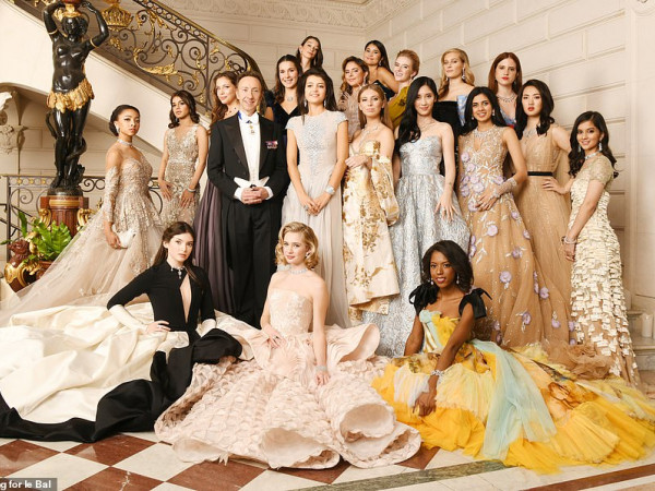 Hiệu ứng Lý Lãng Di: Cư dân mạng bày tỏ ao ước phát hiện ra cha mẹ mình là tỷ phú