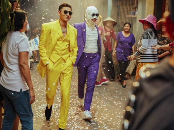 Isaac trở lại với âm nhạc cùng vũ điệu "bắt con gà" trong MV đầy màu sắc