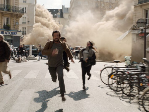 Nghẹt thở với tác phẩm tâm lí, li kì "Just A Breath Away - Màn Sương Chết"