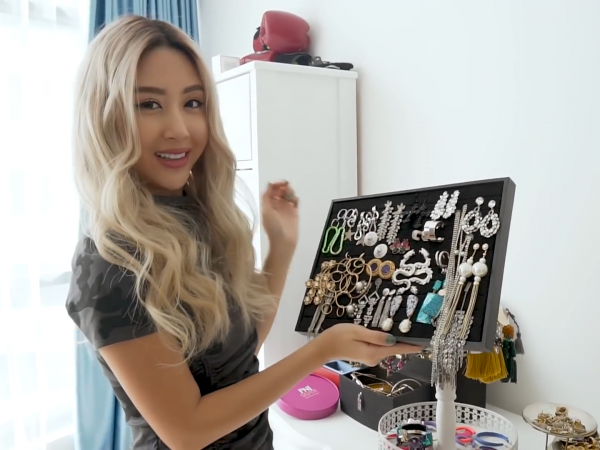 “Lên sóng” cả “rương báu” phụ kiện xinh lung linh, Quỳnh Anh Shyn lại “đốn tim” fan rồi