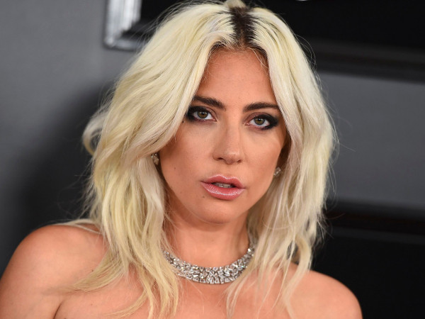 Viết bài tâng bốc Lady Gaga, Billboard vô tình "động chạm" Rihanna, Beyoncé, Katy Perry