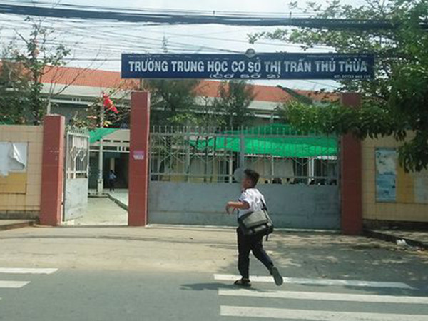 Long An: Hơn 20 học sinh hút shisha trong lớp học