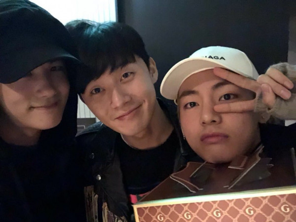 Hội bạn thân lầy lội V, Park Seo Joon, Park Hyung Sik lại khiến fan phát hờn