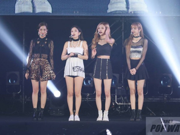 Chuyện lạ có thật: Jennie bỗng dưng bị cho mặc xấu còn Lisa lên đời trang phục