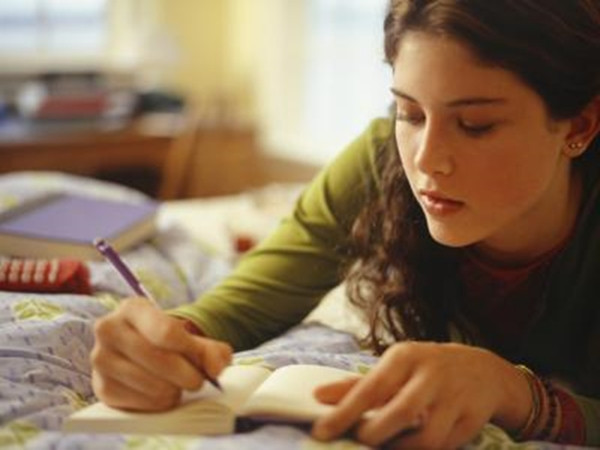 Một lý do khiến bạn nên viết hằng ngày: Viết chính là cách trị liệu tâm lý!