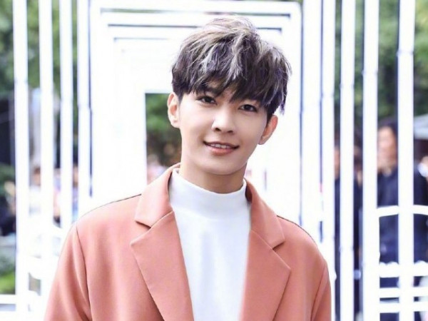 Nam ca sĩ đình đám Viêm Á Luân cũng là nạn nhân của bạo lực học đường