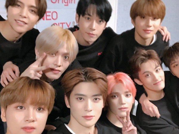 NCT 127 bị rách áo, làm vỡ lightstick trong concert đầu tay