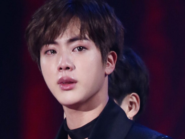 Idol cười đã đẹp, nhưng idol khóc mới là khoảnh khắc khiến Trái Đất ngừng quay
