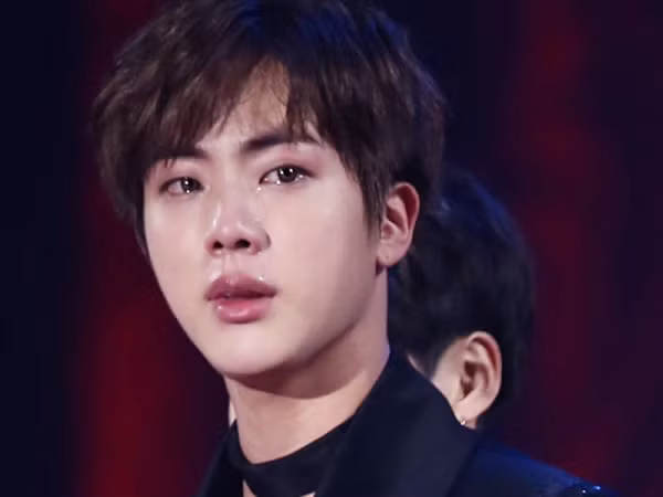 Idol cười đã đẹp, nhưng idol khóc mới là khoảnh khắc khiến Trái Đất ngừng quay