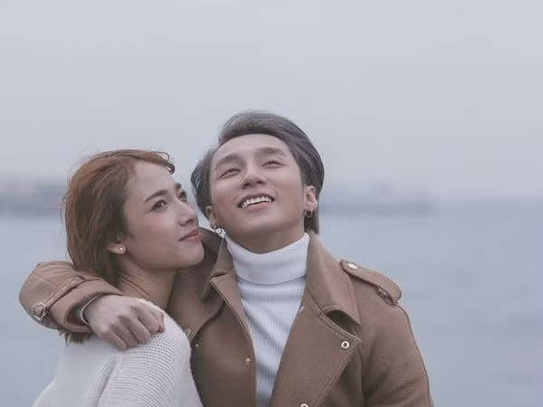 Không ngoài dự đoán, "Nơi này có anh" dễ dàng phá kỷ lục của "Lạc Trôi" 