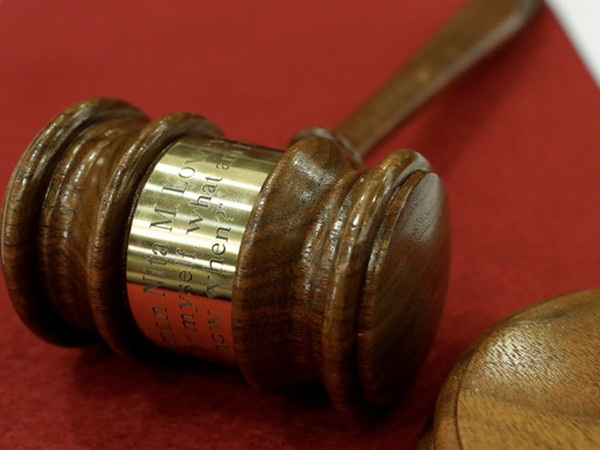 Hình phạt cực kỳ lạ lùng của Quan tòa dành cho những bạn teen phạm tội phá hoại