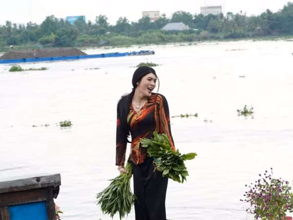 Đâu chỉ có “Ghe Bẹo Ghẹo Ai”, Võ Đăng Khoa còn "gây bão" với MV “Mến Gái Miền Tây” đây này