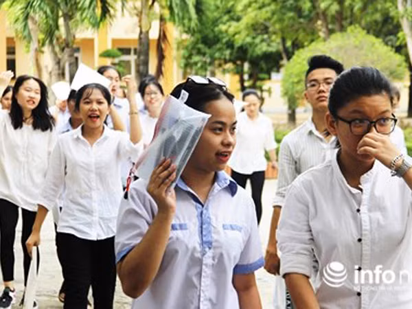 Thi THPT Quốc gia 2018: Những thí sinh đặc biệt nén nỗi đau để vượt "vũ môn"