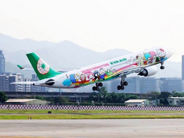 Vì sao những chiếc máy bay nặng nề lại có thể bay lượn như những chú chim?