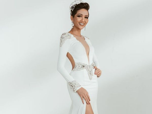 Hành trình tới "Miss Universe 2018" của H'Hen Niê được tái hiện chân thực bằng một series thực tế